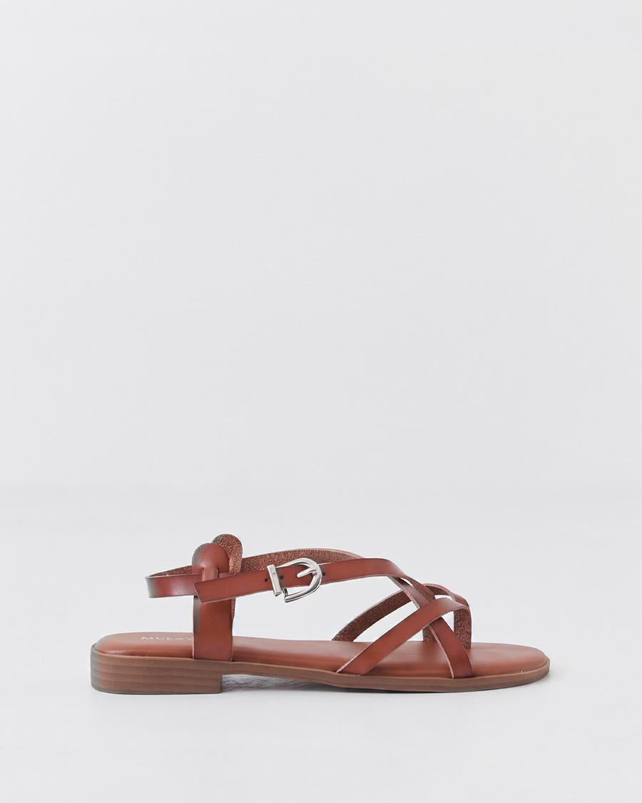 FLAT STRAPPY SANDAL