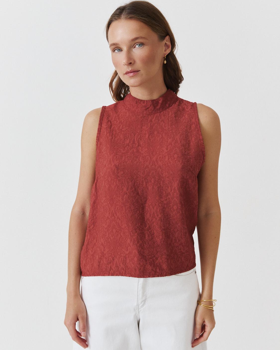 TOP CUELLO ALTO JACQUARD