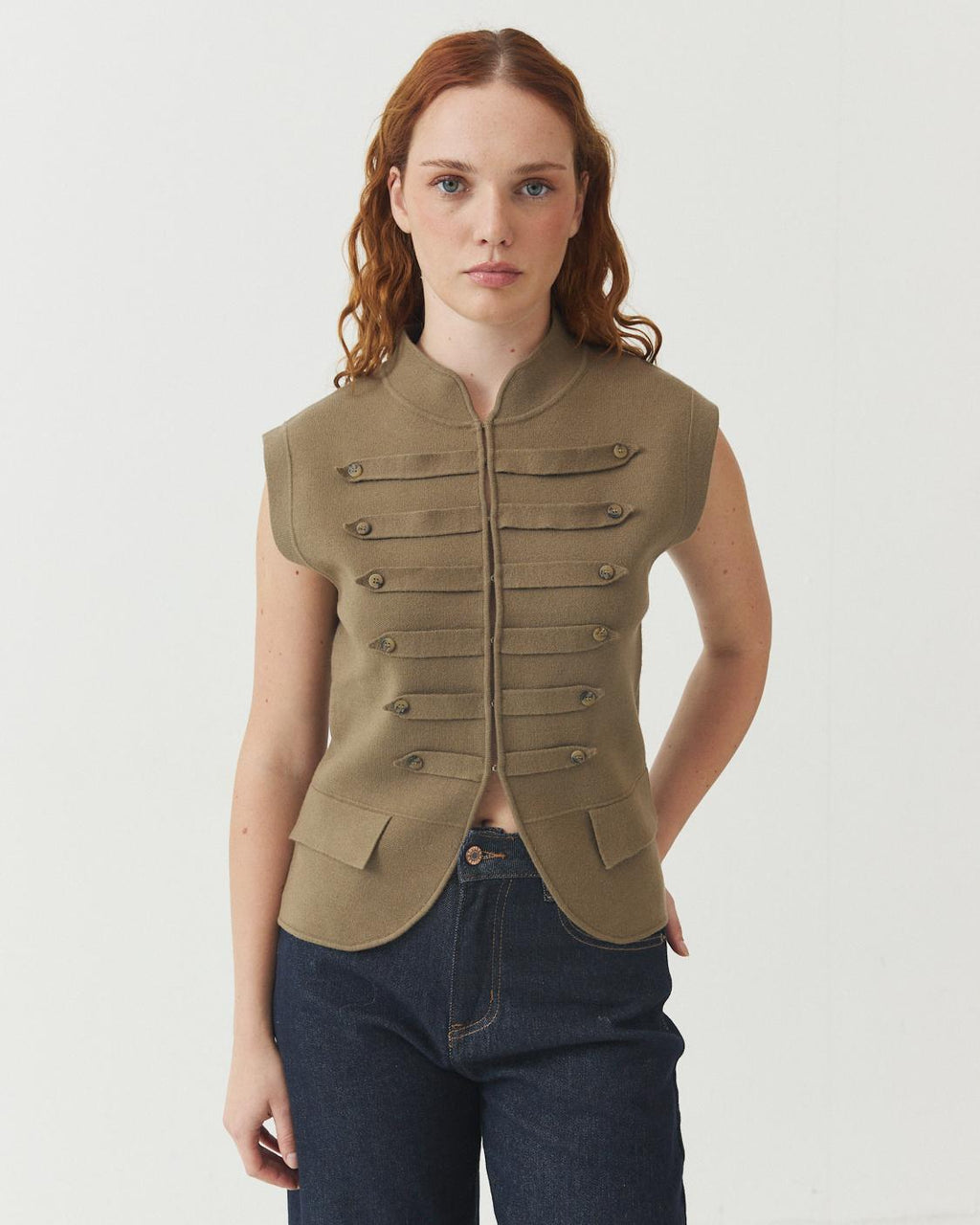 CHALECO PUNTO ESTILO MILITAR