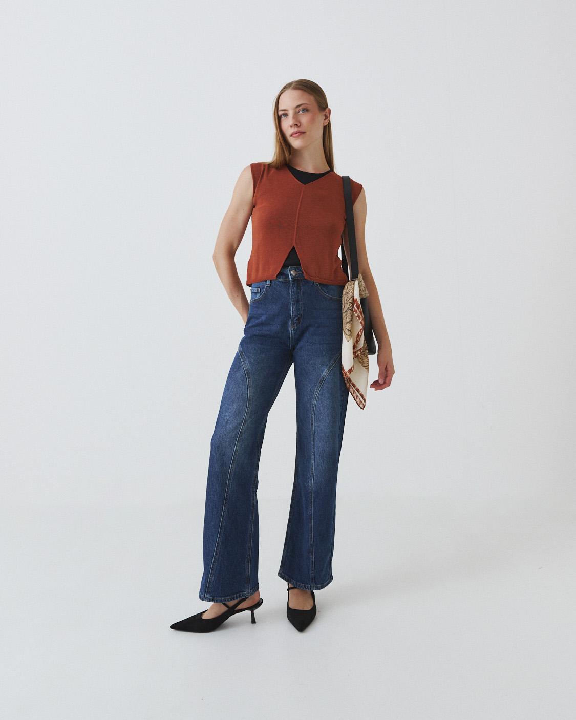 JEANS STRAIGHT DETALLE COSTURA
