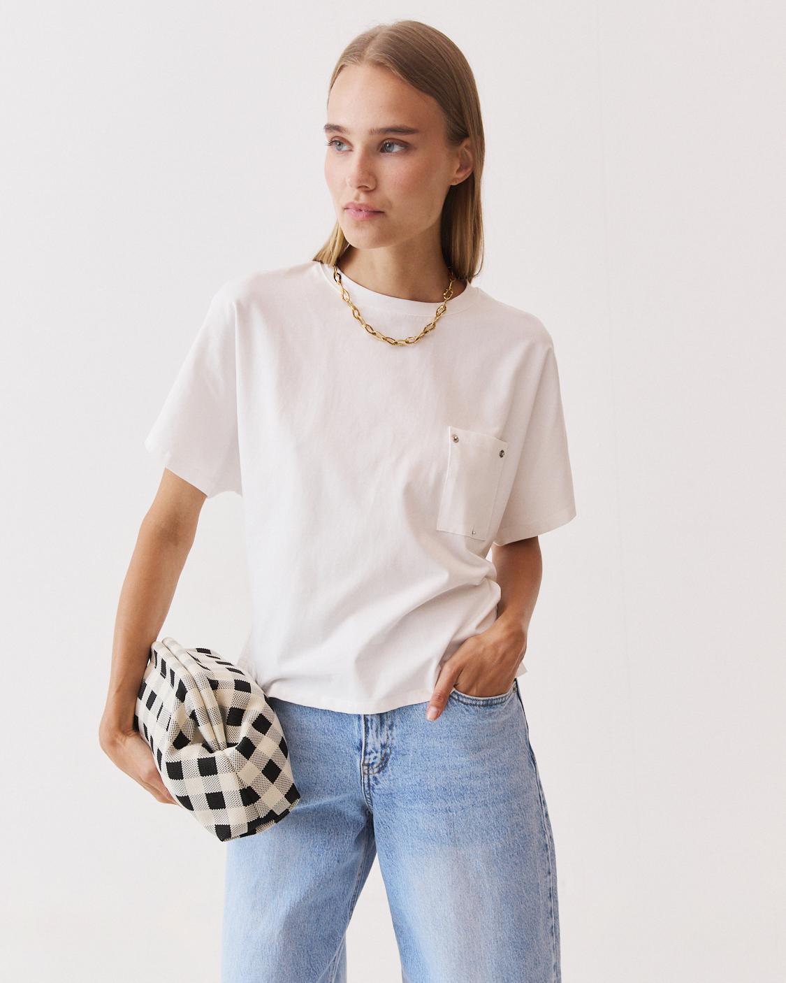 CAMISETA BOXY APLIQUES METÁLICOS