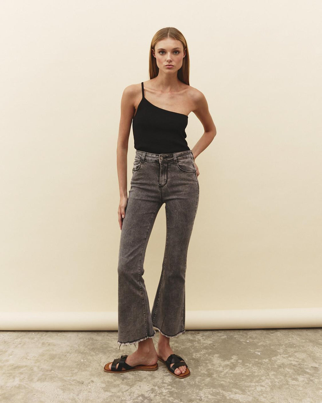 FRAYED JEANS