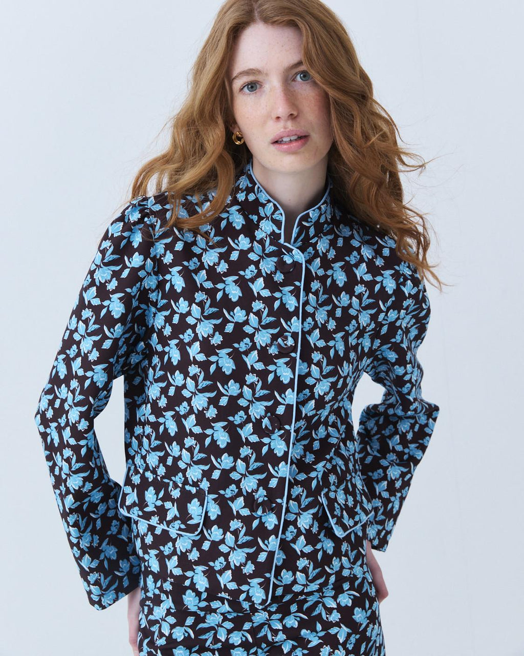 CHAQUETA ESTAMPADA CUELLO MAO