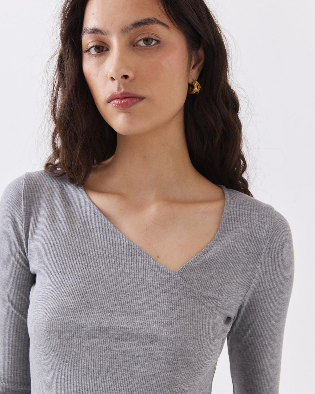 ASYMMETRIC V-NECK T-SHIRT