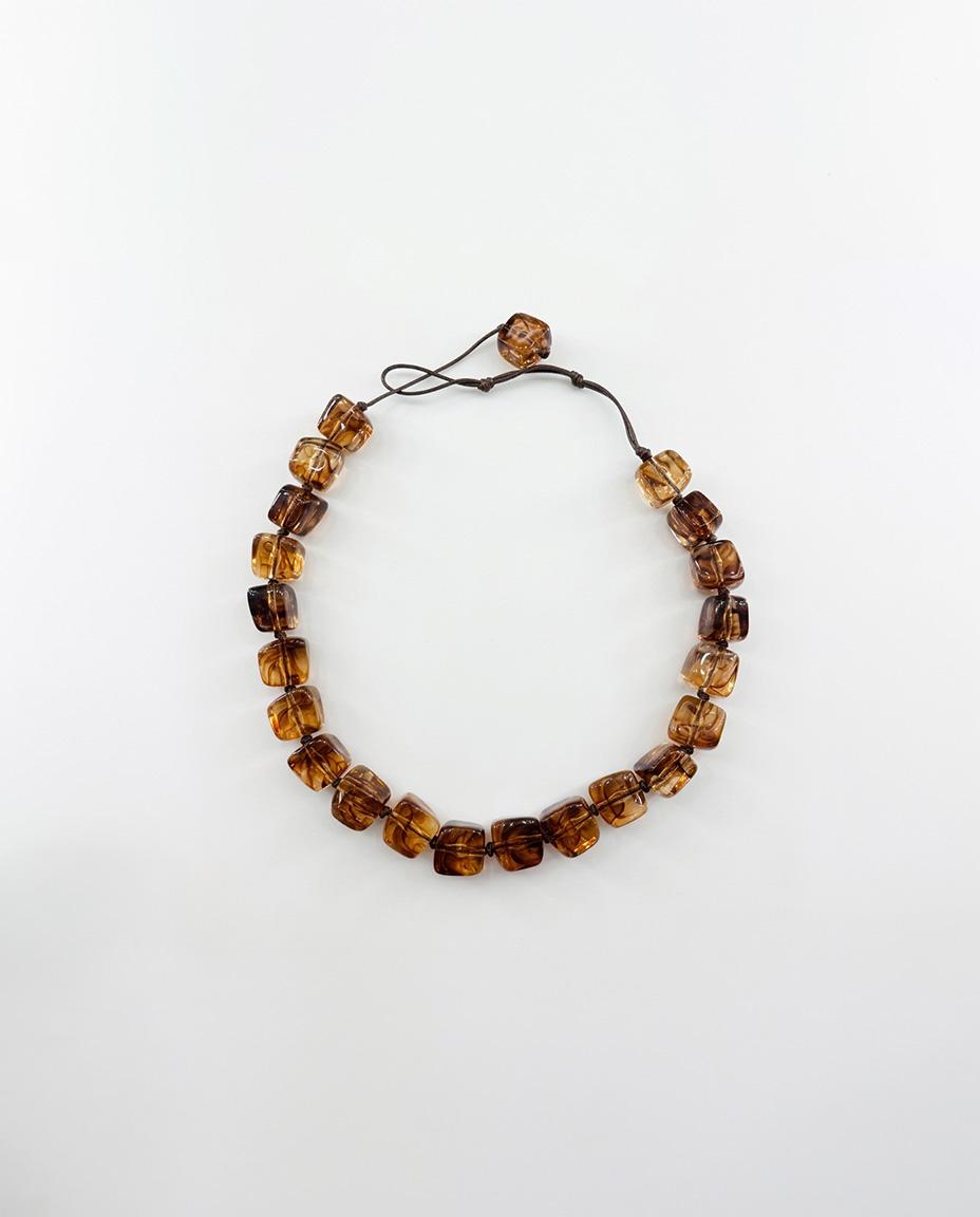 COLLAR CUADRADOS RESINA