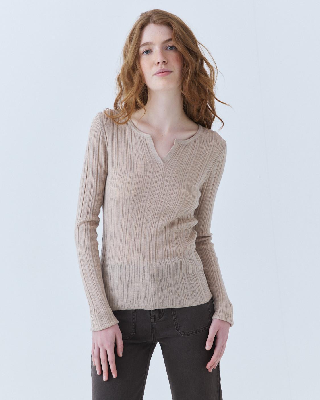 CAMISETA PUNTO ESCOTE V