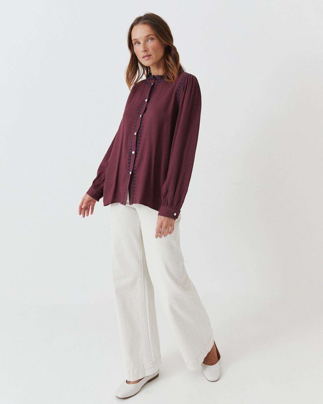 CAMISA MAO BORDADOS