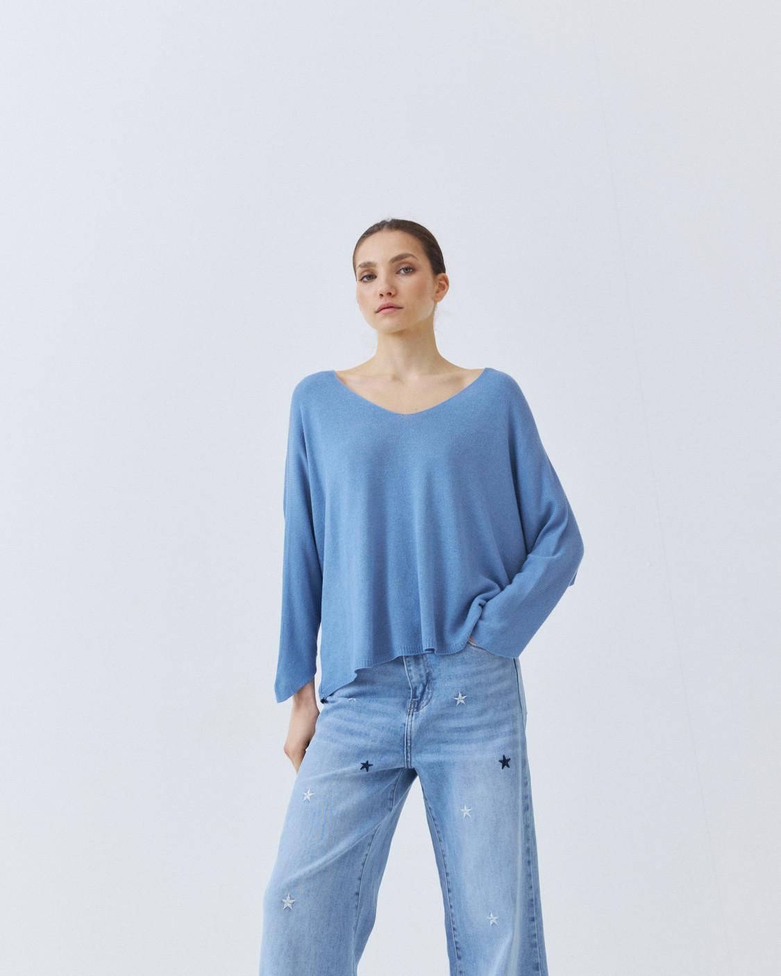 V-NECK KNIT SWEATER