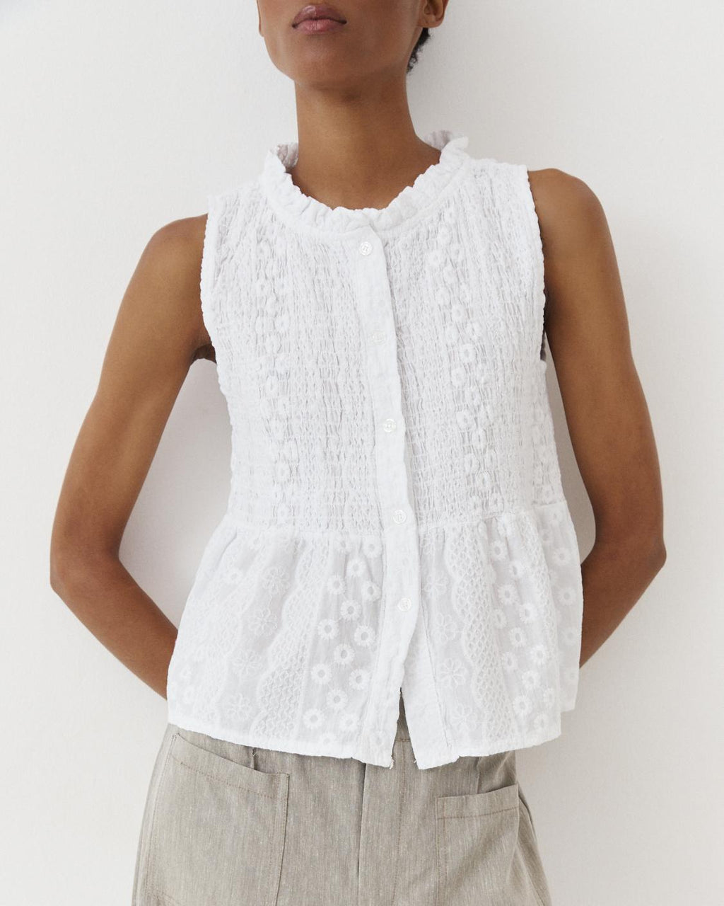 TOP NIDO ABEJA PEPLUM BORDADO