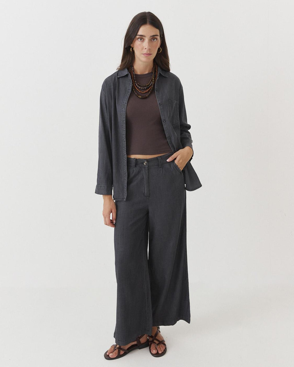 LIGHTWEIGHT DENIM PATCH POCKET SHIRT