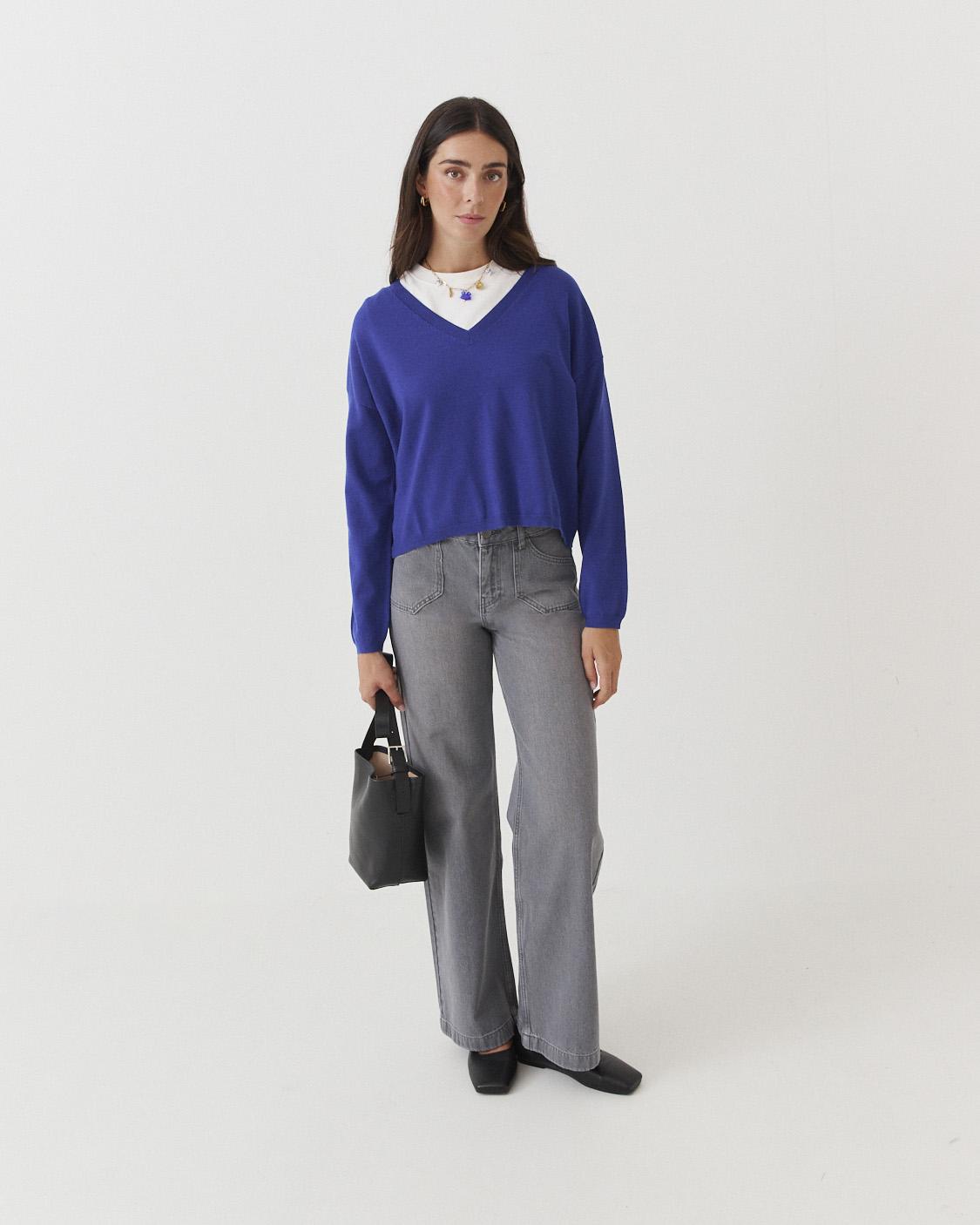V-NECK SWEATER