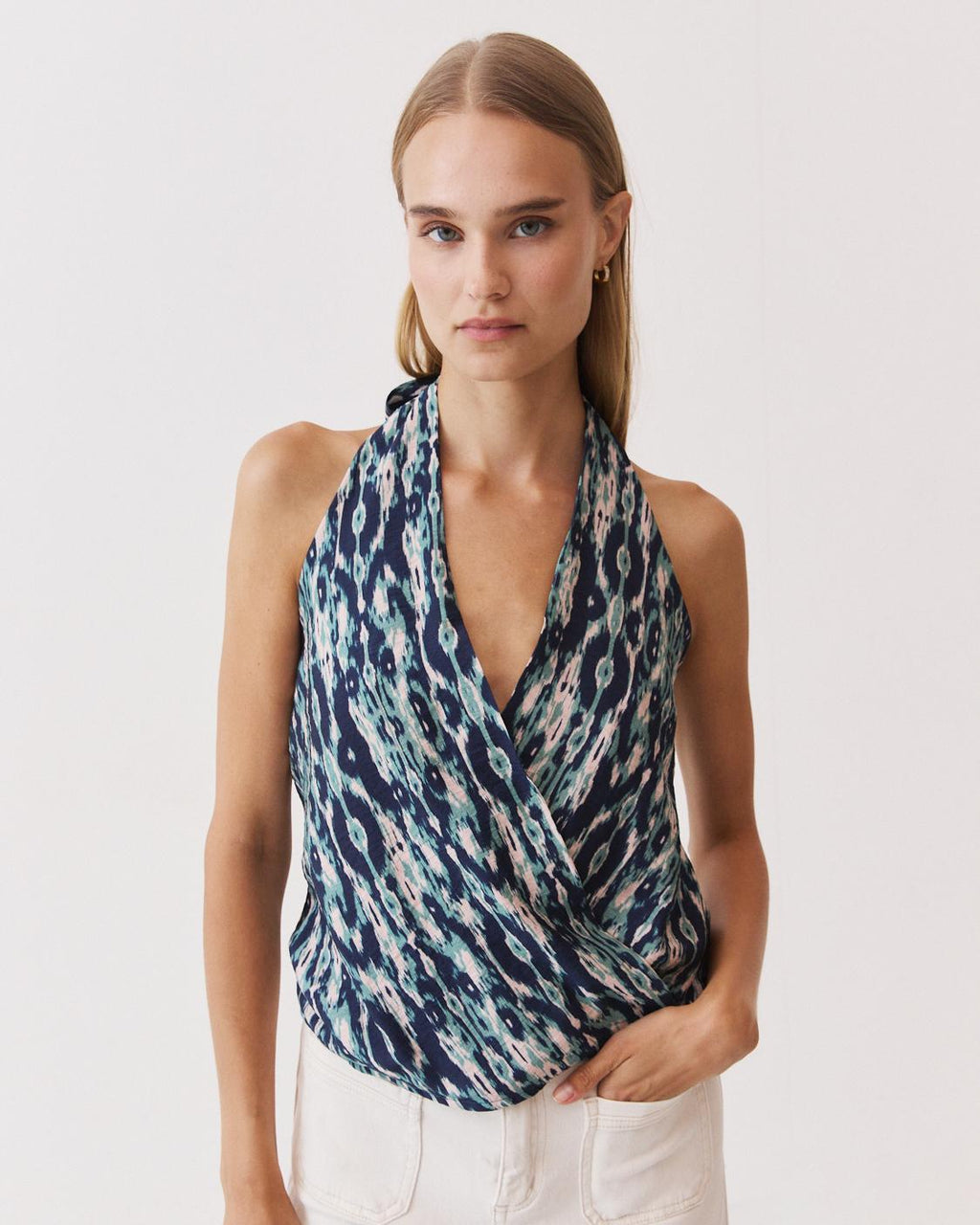 PRINTED WRAP TOP