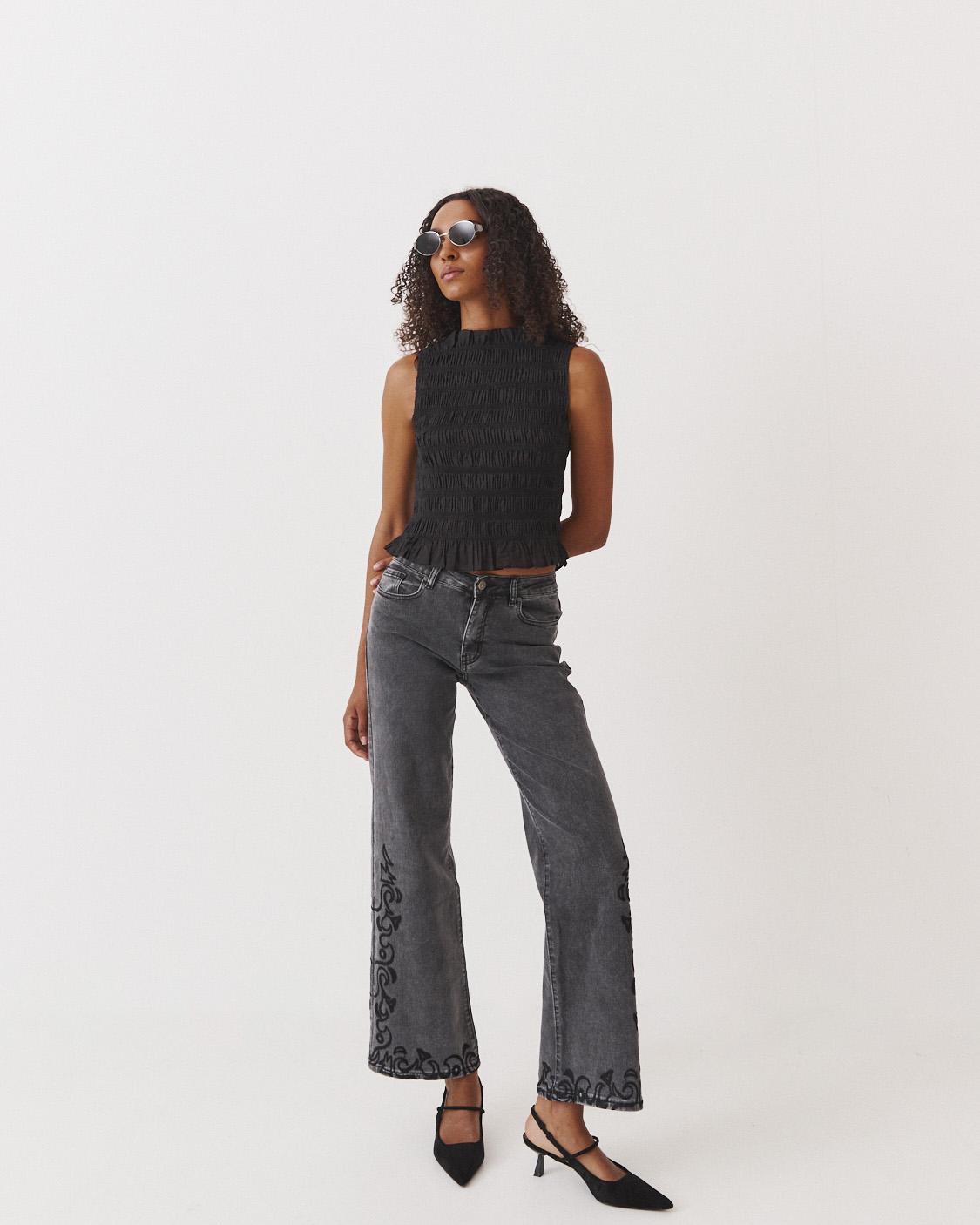 EMBROIDERED STRAIGHT JEANS