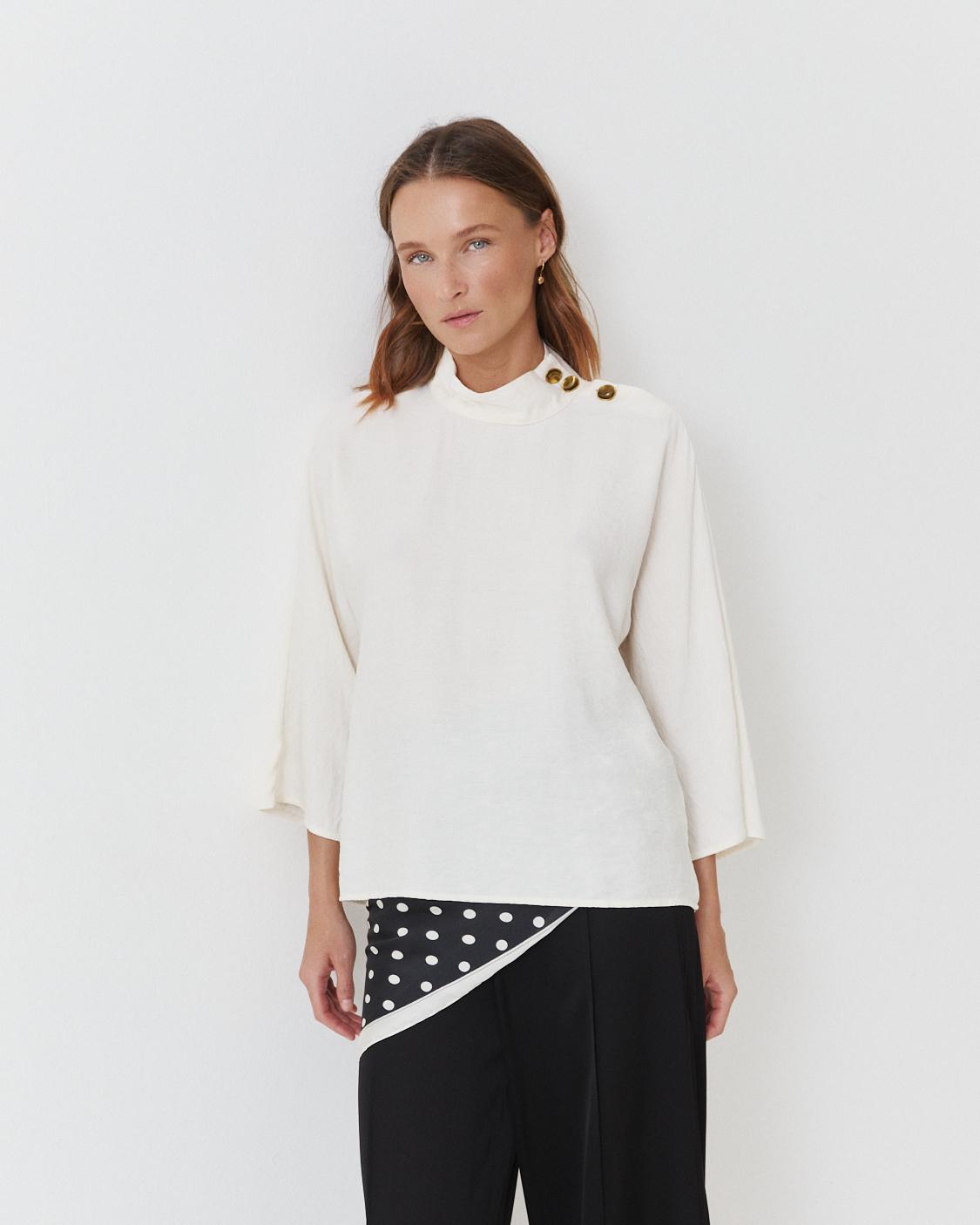 BLUSA CUELLO ALTO BOTONES