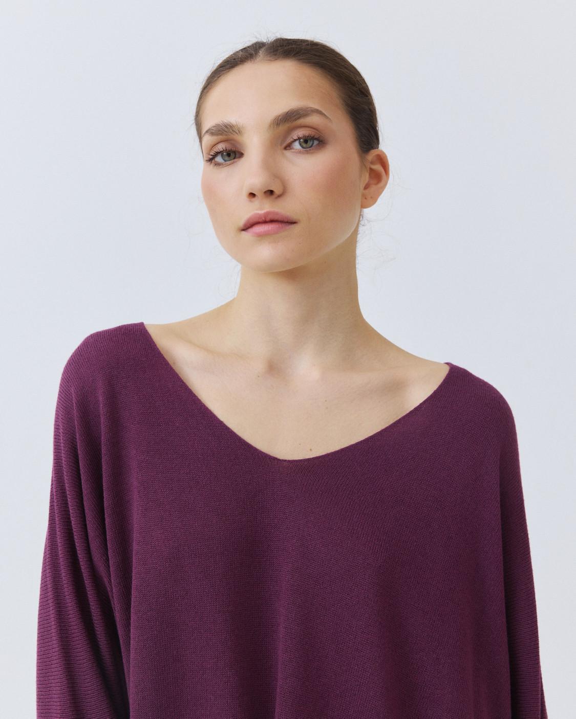 V-NECK KNIT SWEATER