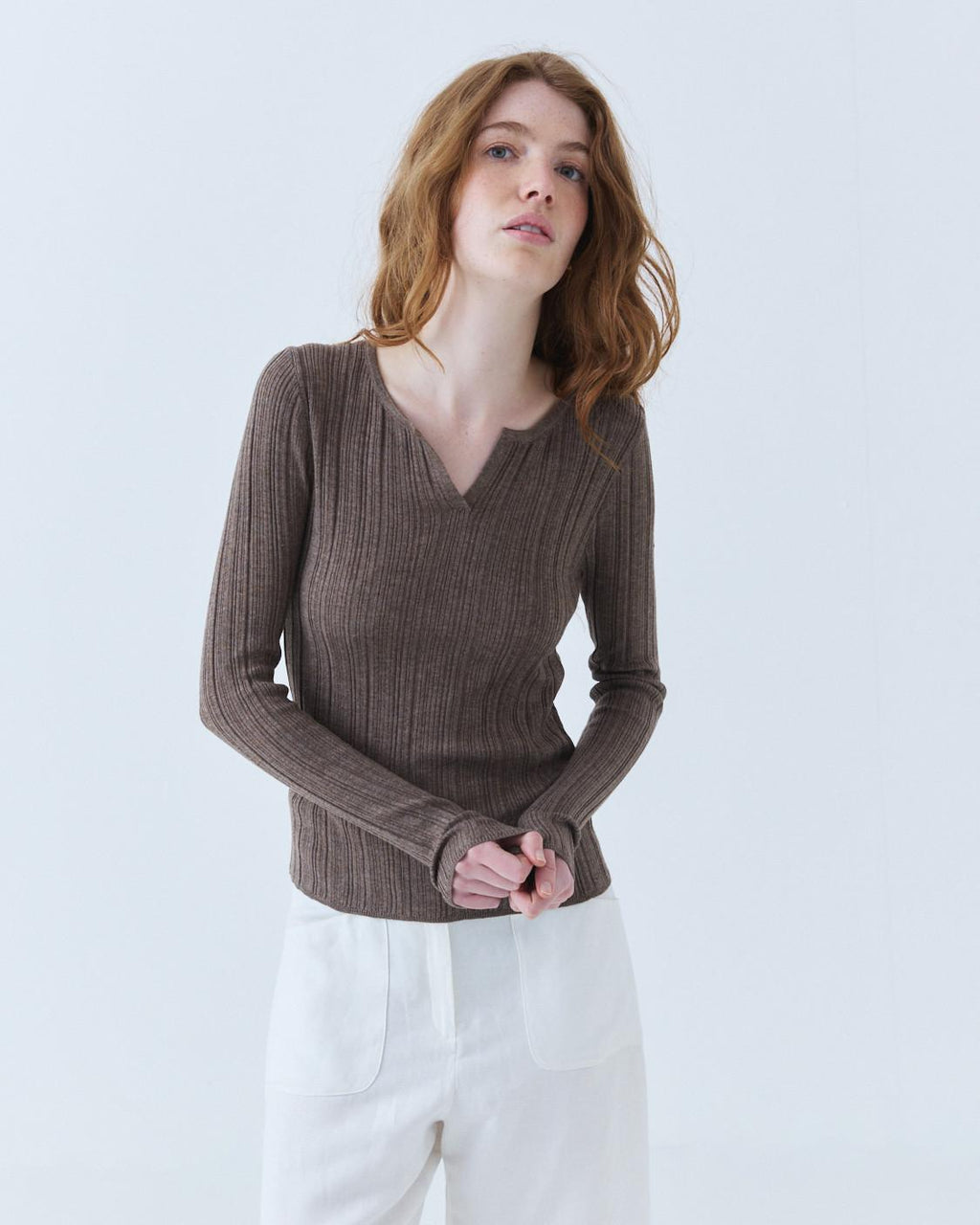 CAMISETA PUNTO ESCOTE V