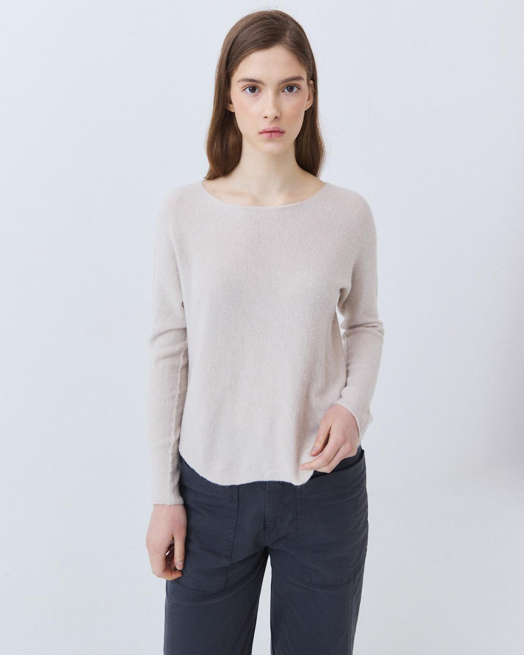 ROUND NECK KNIT SWEATER