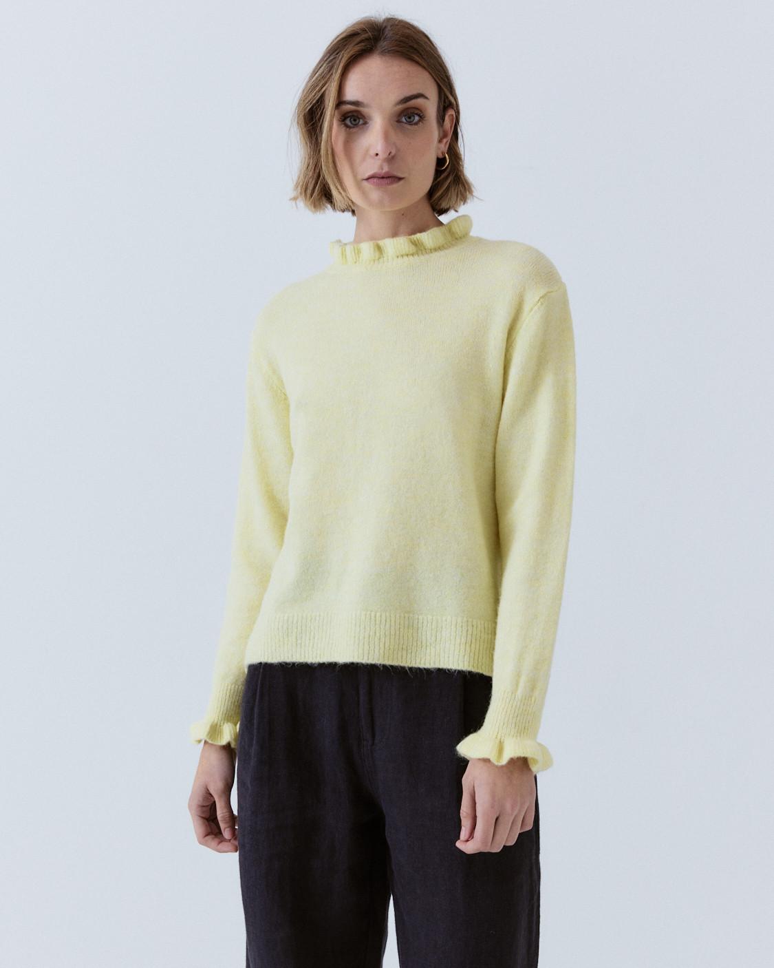 RUFFLED KNIT SWEATER