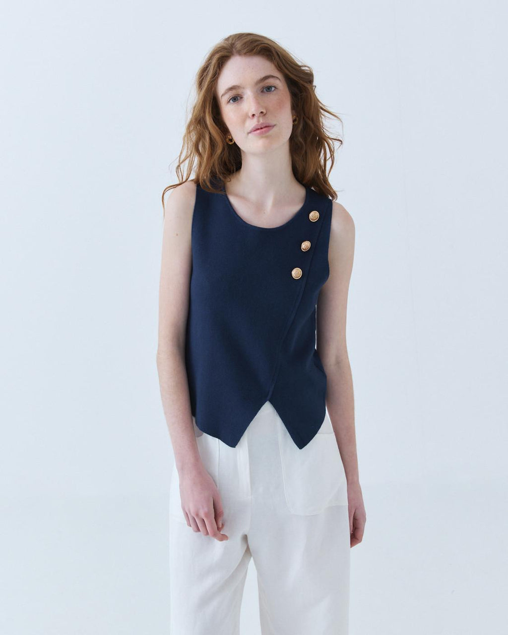 TOP BUTTON DETAIL