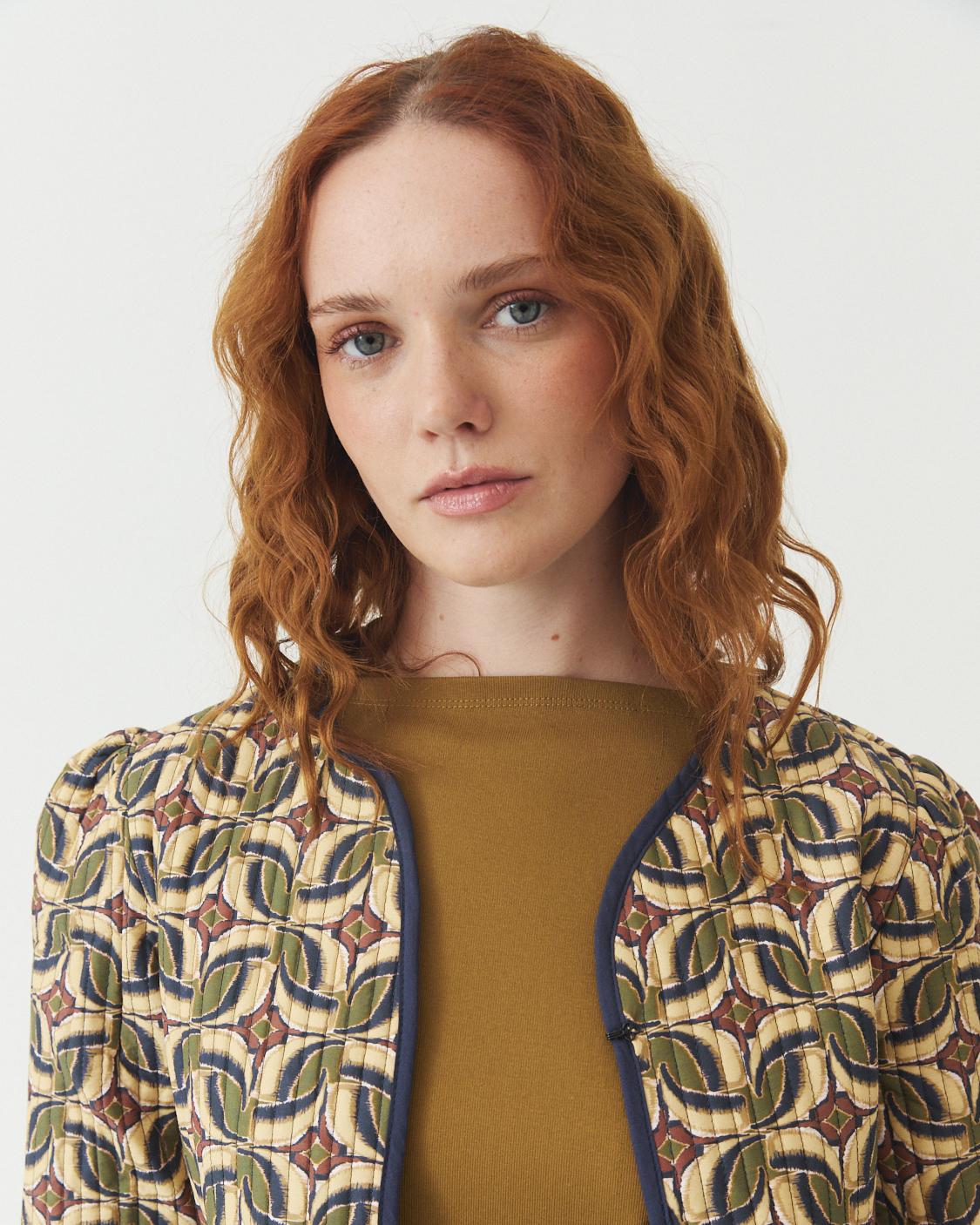 CHAQUETA ACOLCHADA ESTAMPADA