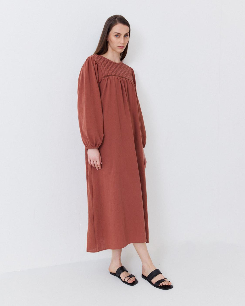 EMBROIDERED MAXI DRESS