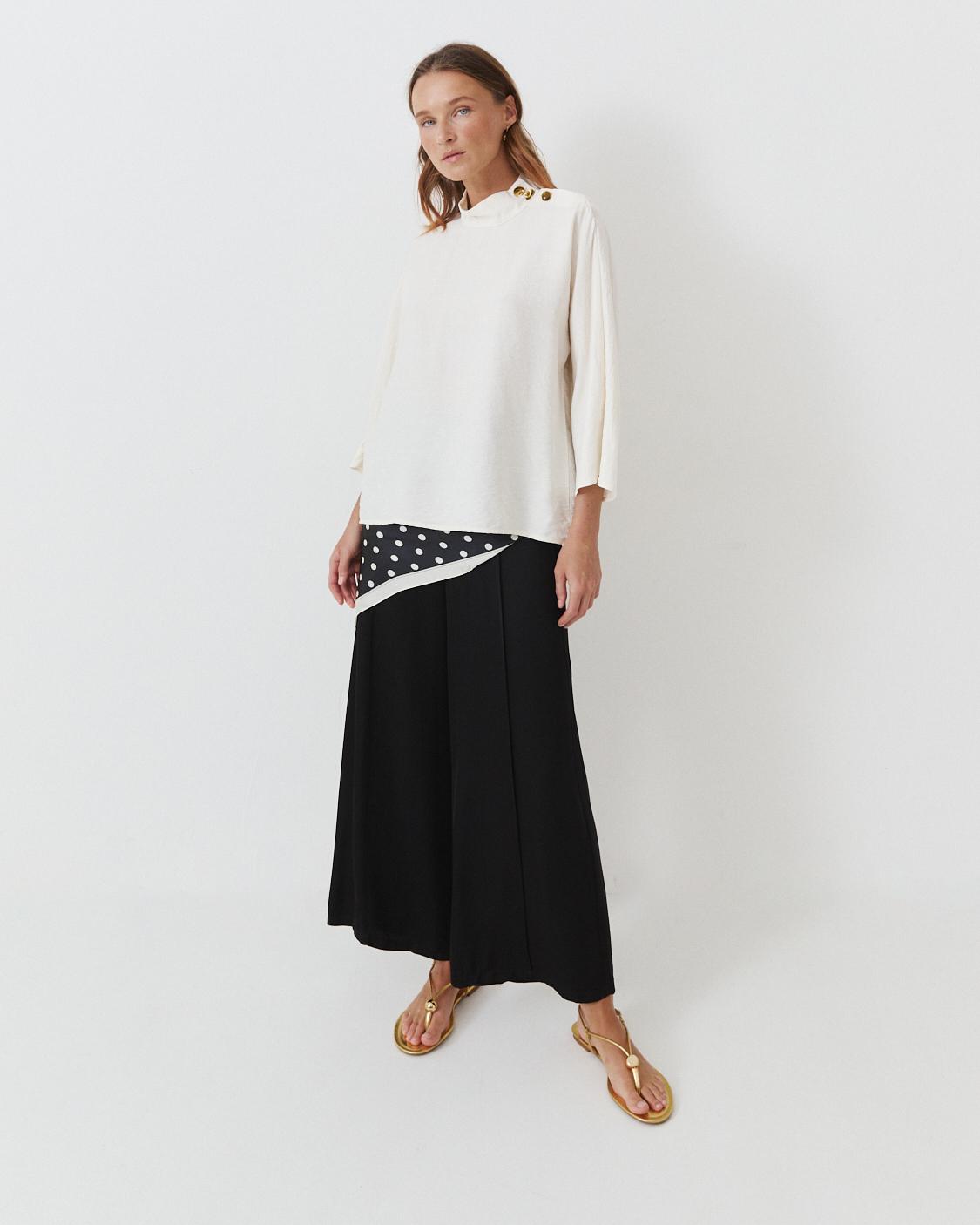 BLUSA CUELLO ALTO BOTONES