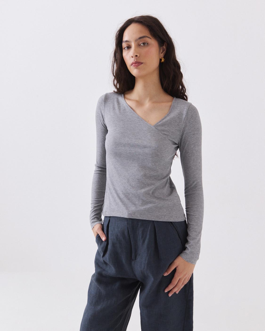 ASYMMETRIC V-NECK T-SHIRT