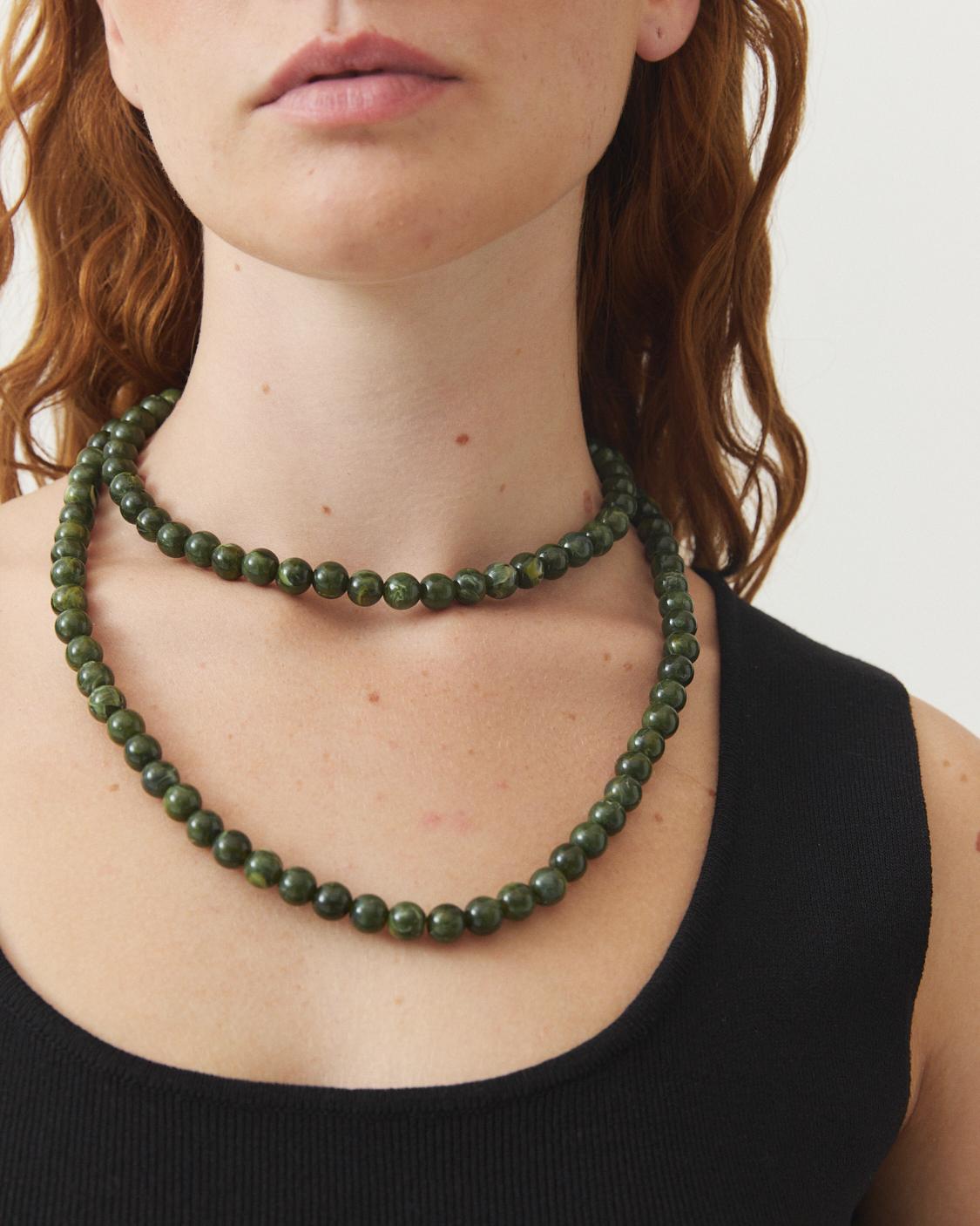 COLLAR CUENTAS BOLAS RESINA