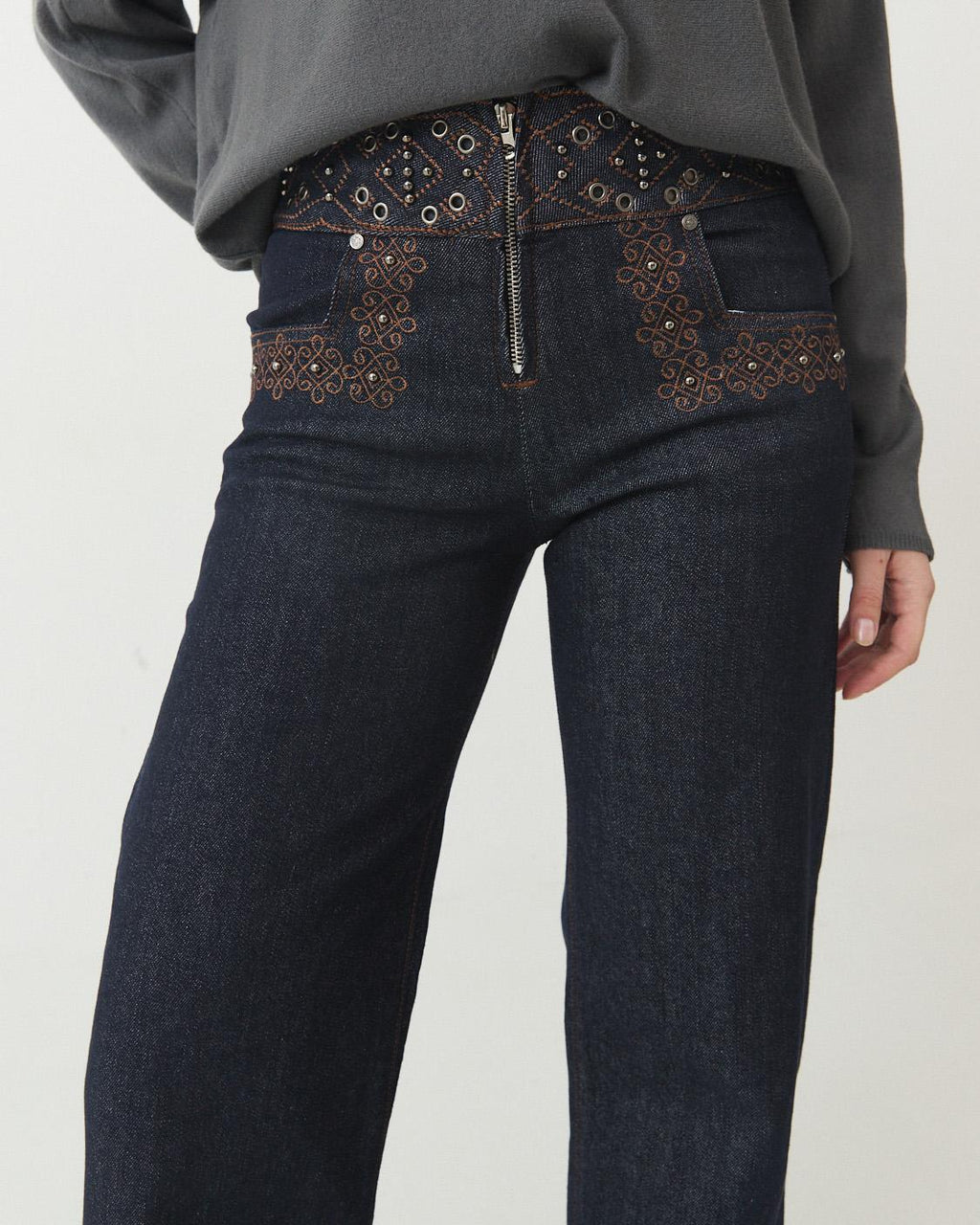 JEANS WIDE LEG BORDADOS EYELETS