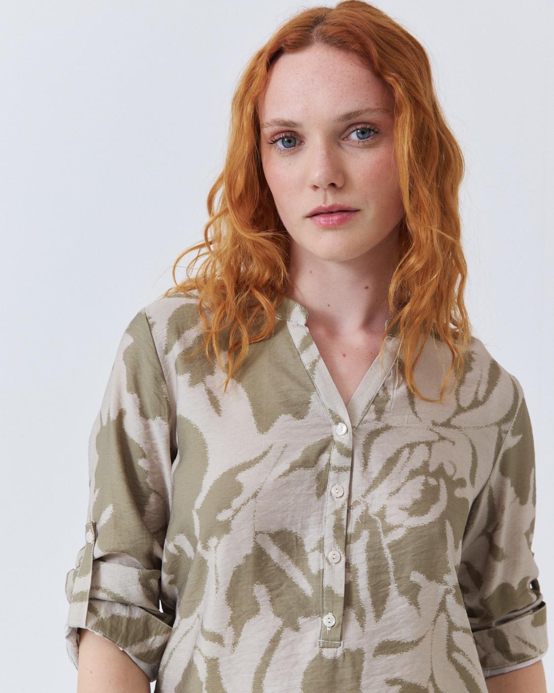 BLUSA ESTAMPADA CUELLO MAO