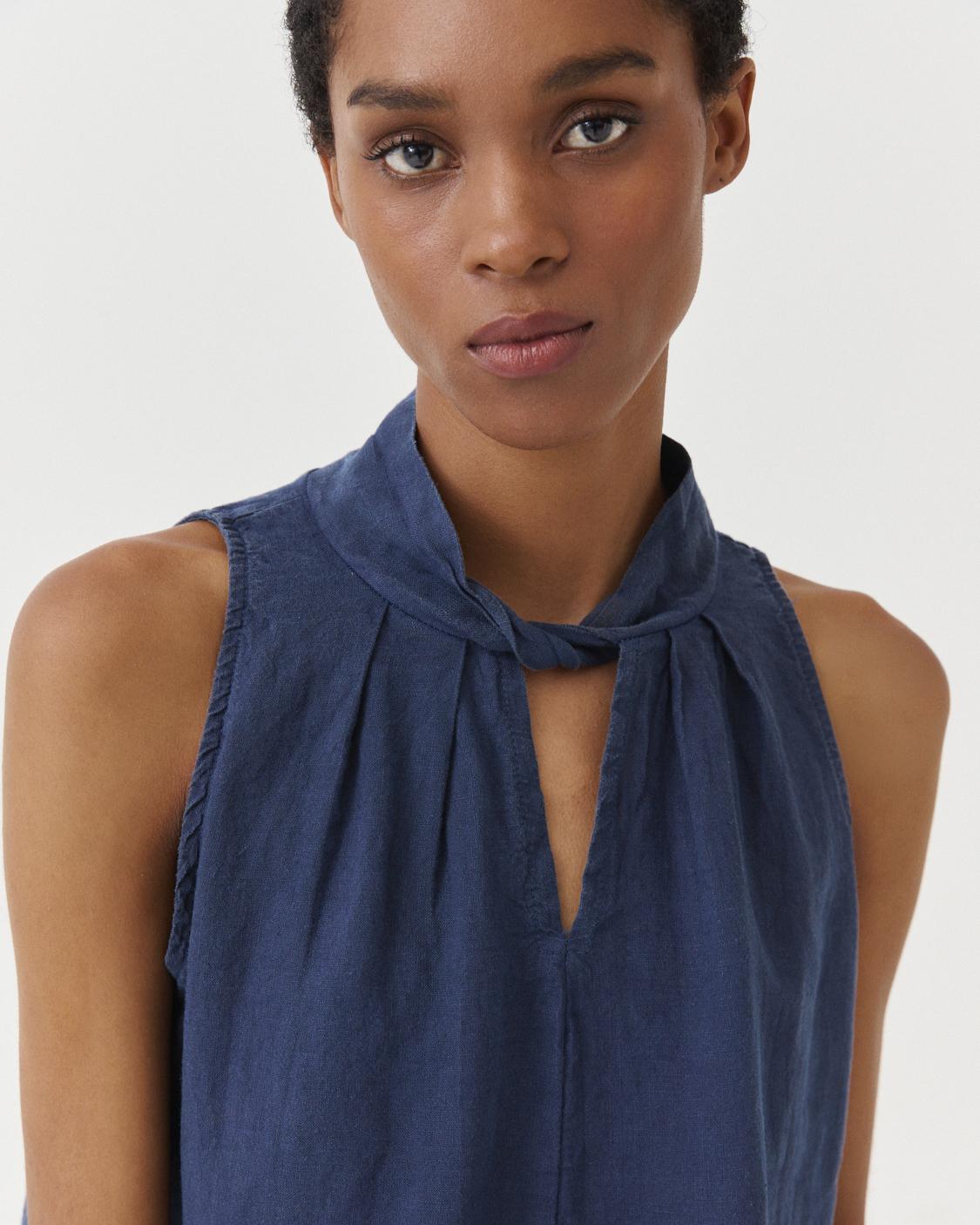 PLEATED V-NECK LINEN TOP