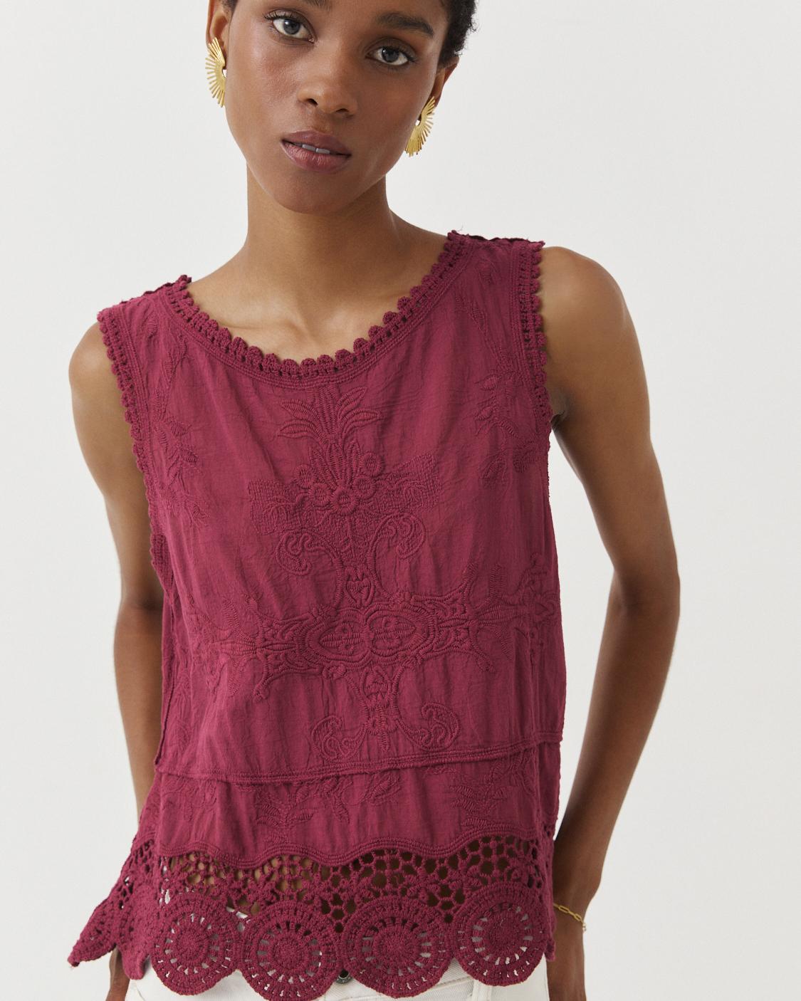 EMBROIDERED LACE TOP