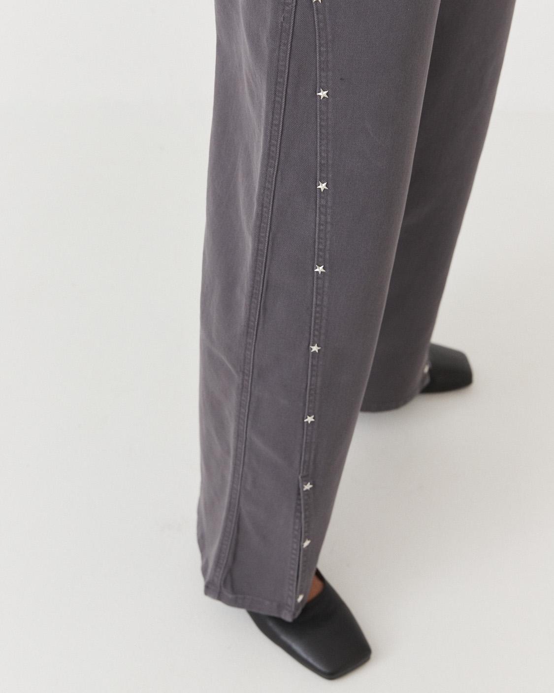 STUDDED STRAIGHT JEANS