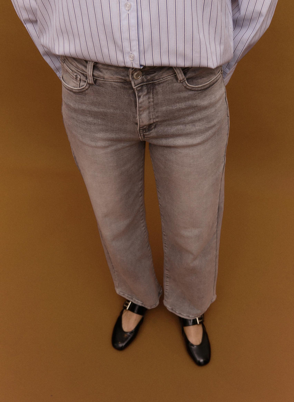 JEANS STRAIGHT TIRO MEDIO