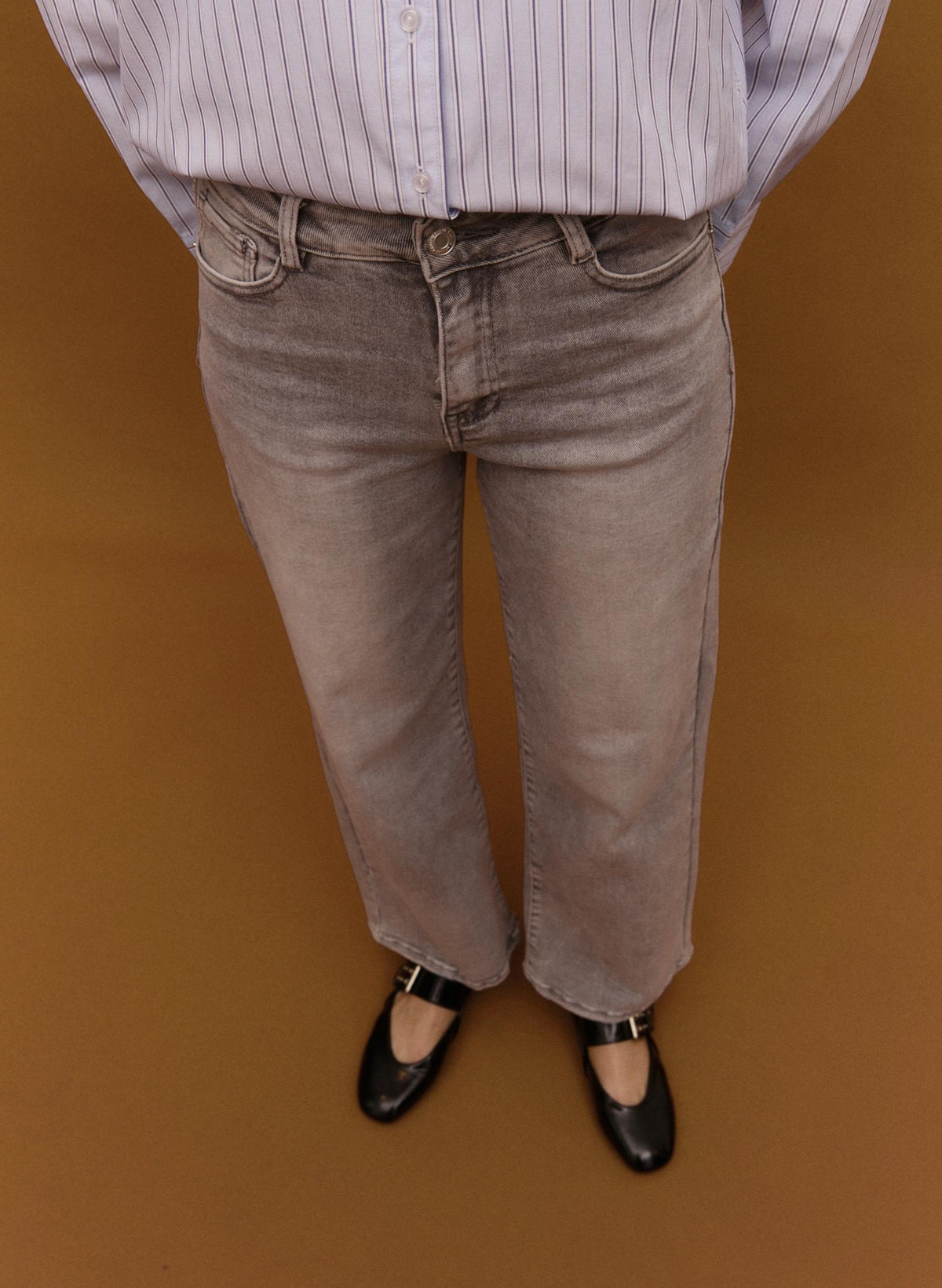 JEANS STRAIGHT TIRO MEDIO