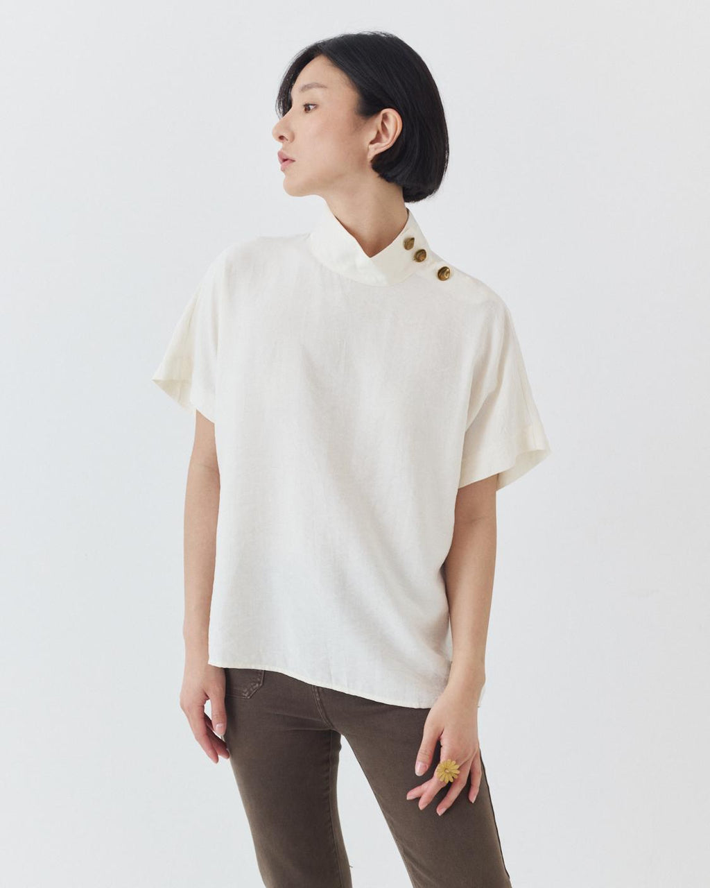 BLUSA CUELLO HALTER BOTONES
