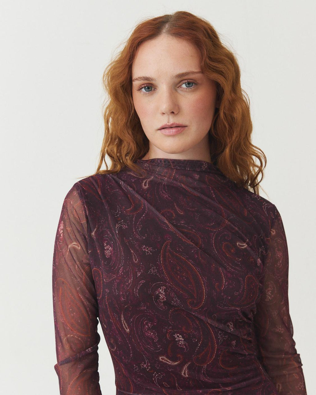VESTIDO MIDI TUL PAISLEY