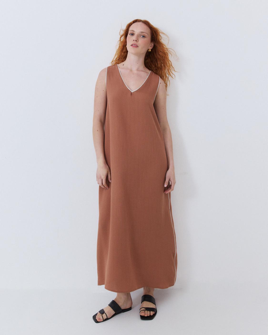 VESTIDO CUELLO PICO