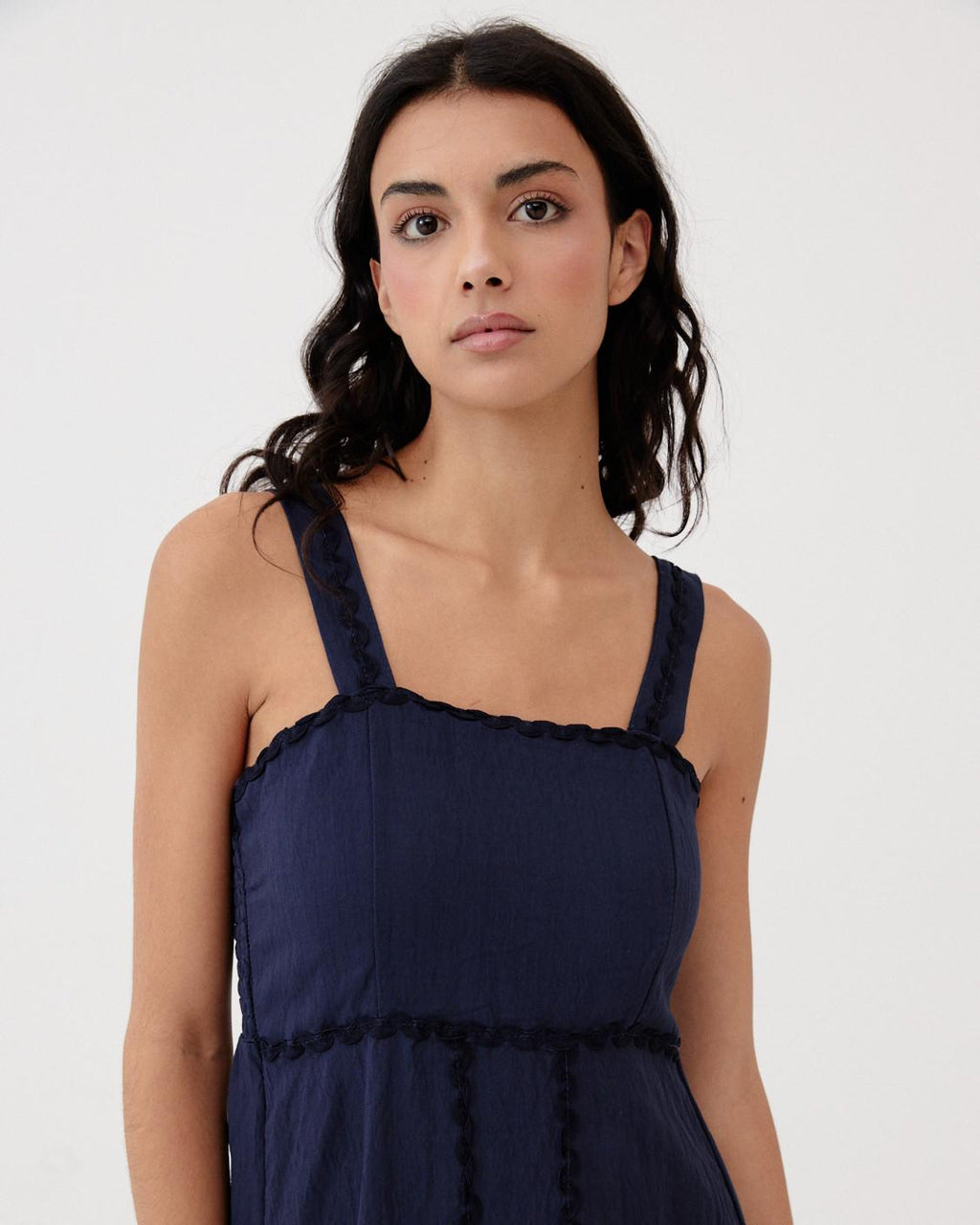VESTIDO TIRANTES VOLANTE
