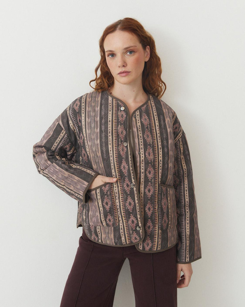 CHAQUETA MATELASSÉ ESTAMPADA BOTONES