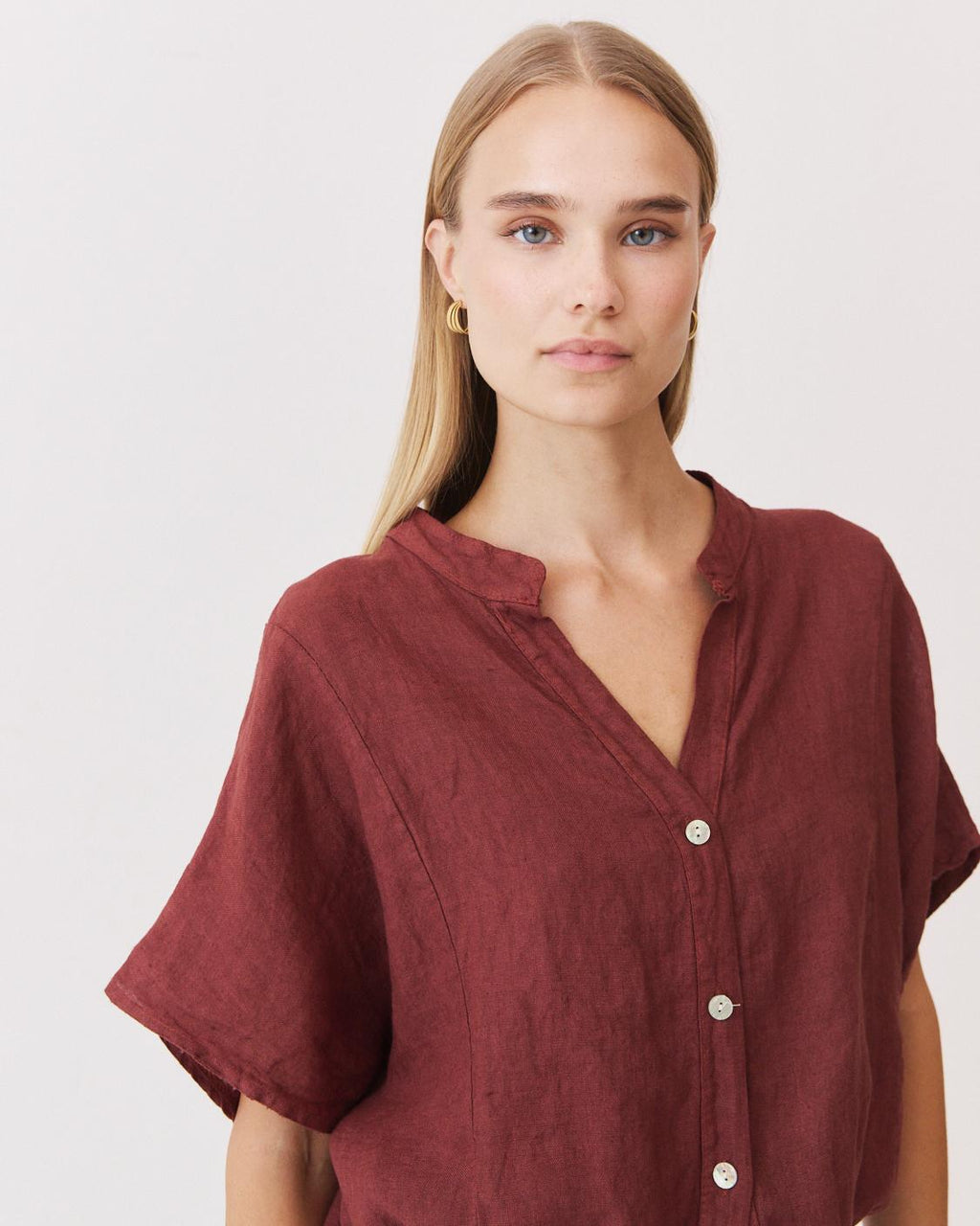 BLUSA LINO DETALLE BAJO
