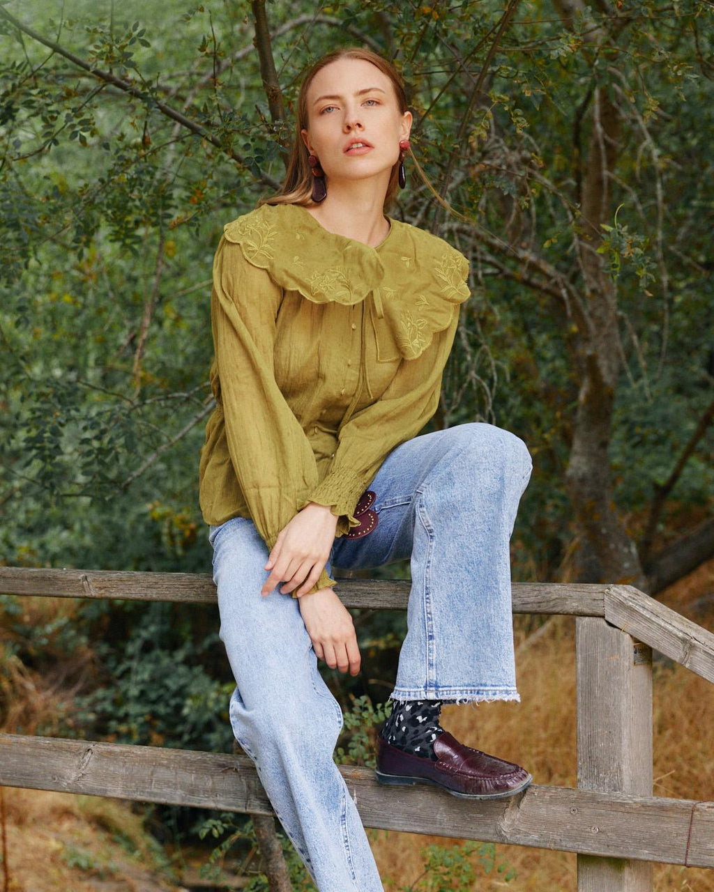 EMBROIDERED PETER PAN COLLAR BLOUSE