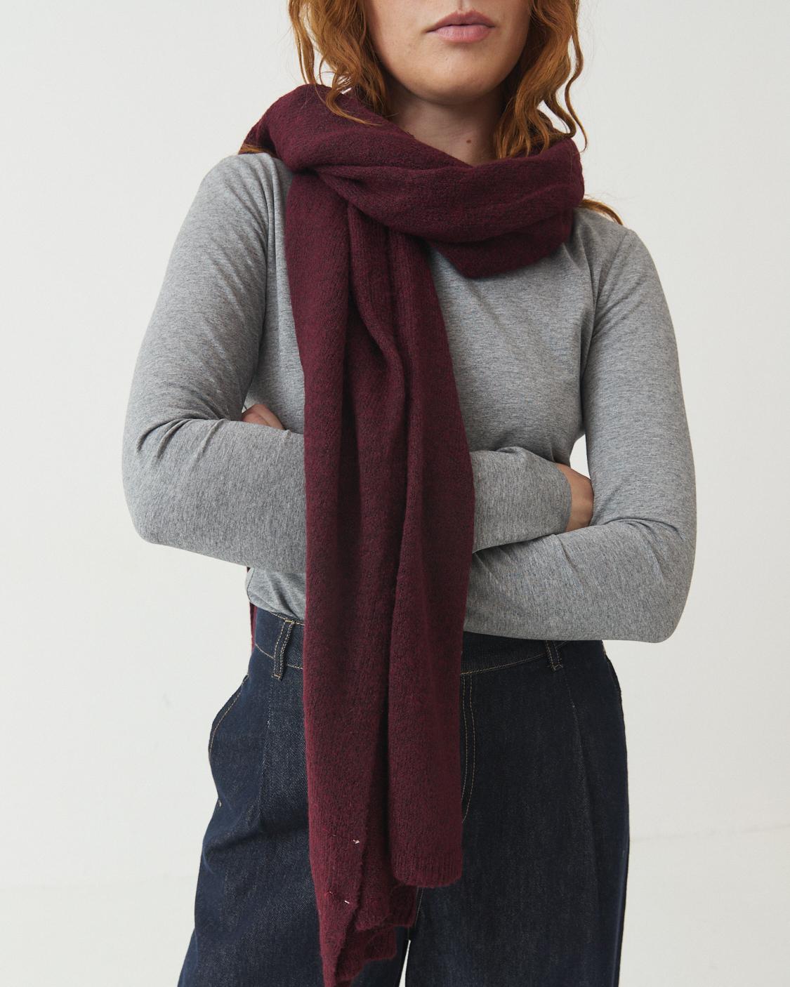 KNITTED SCARF