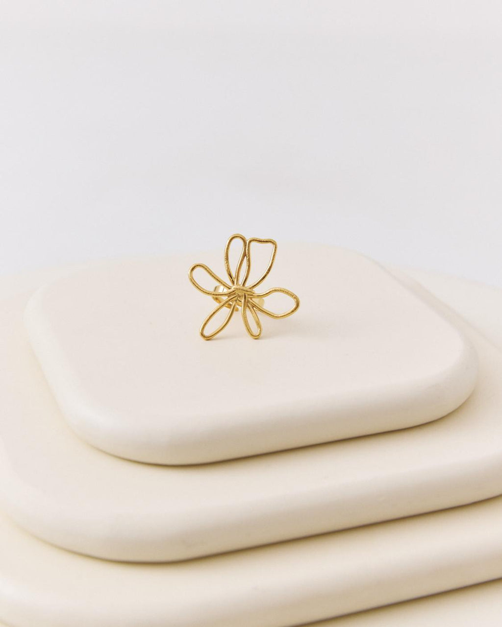 SILHOUETTE FLOWER RING