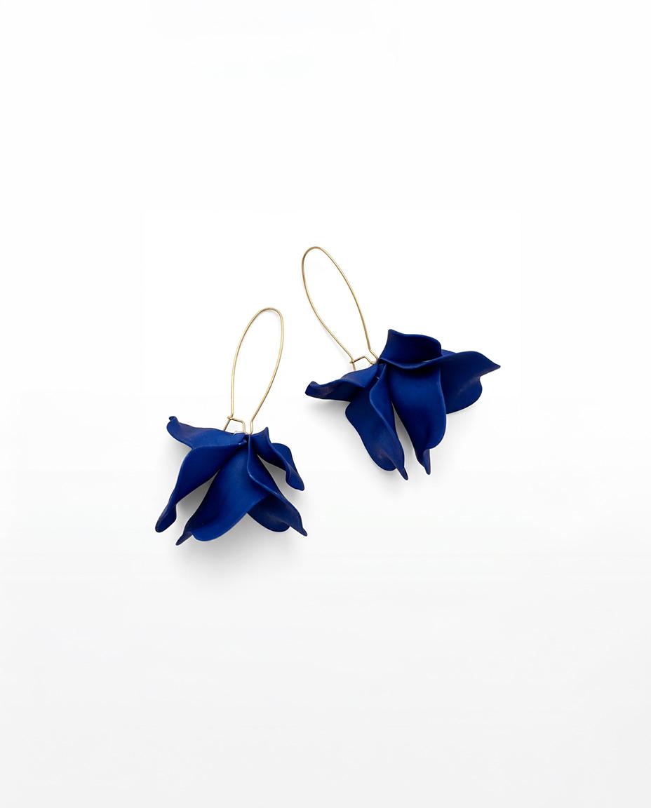 PENDIENTES COLGANTES PÉTALOS