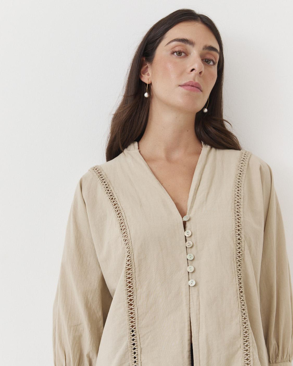 MANDARIN COLLAR V-NECK BLOUSE