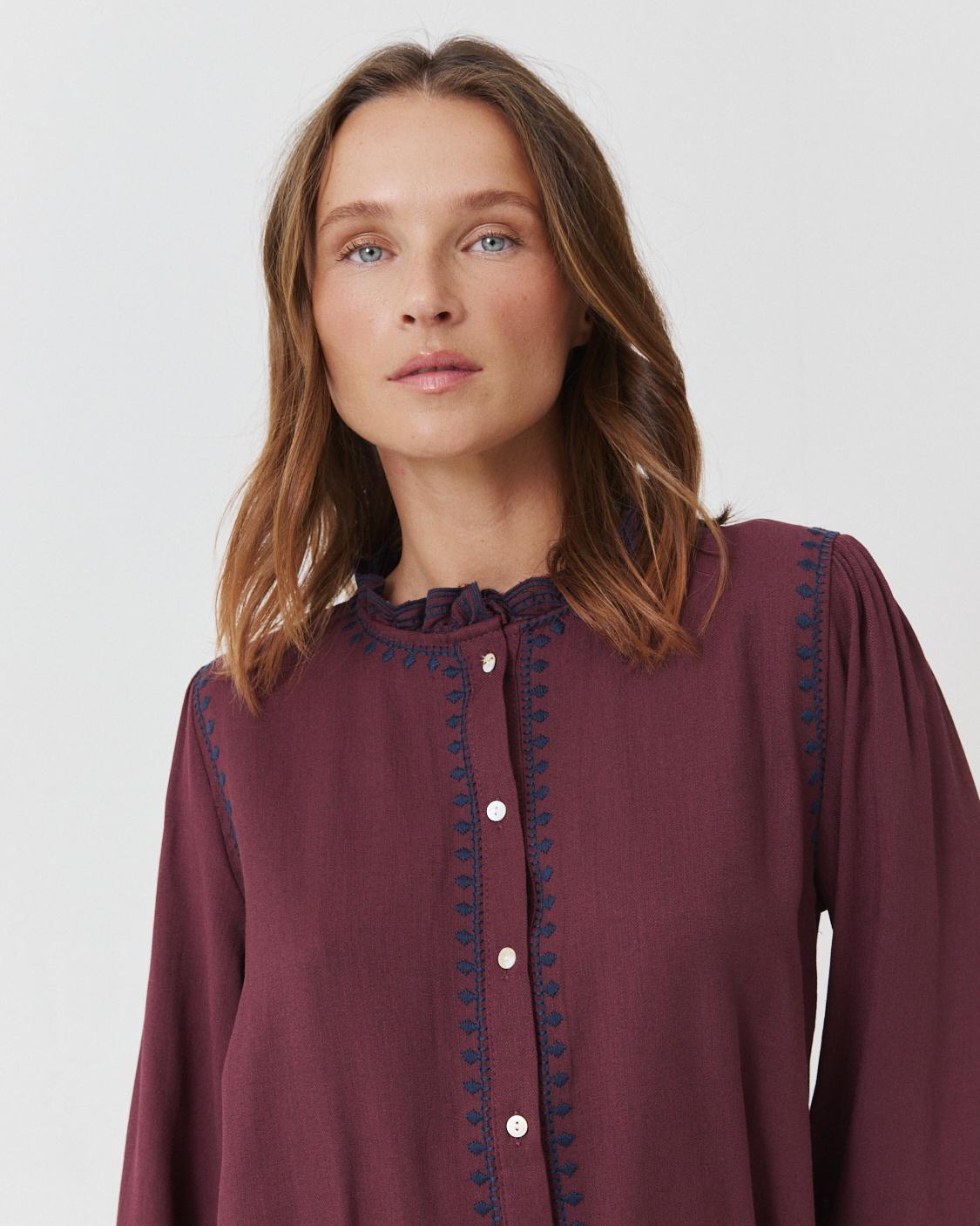 CAMISA MAO BORDADOS