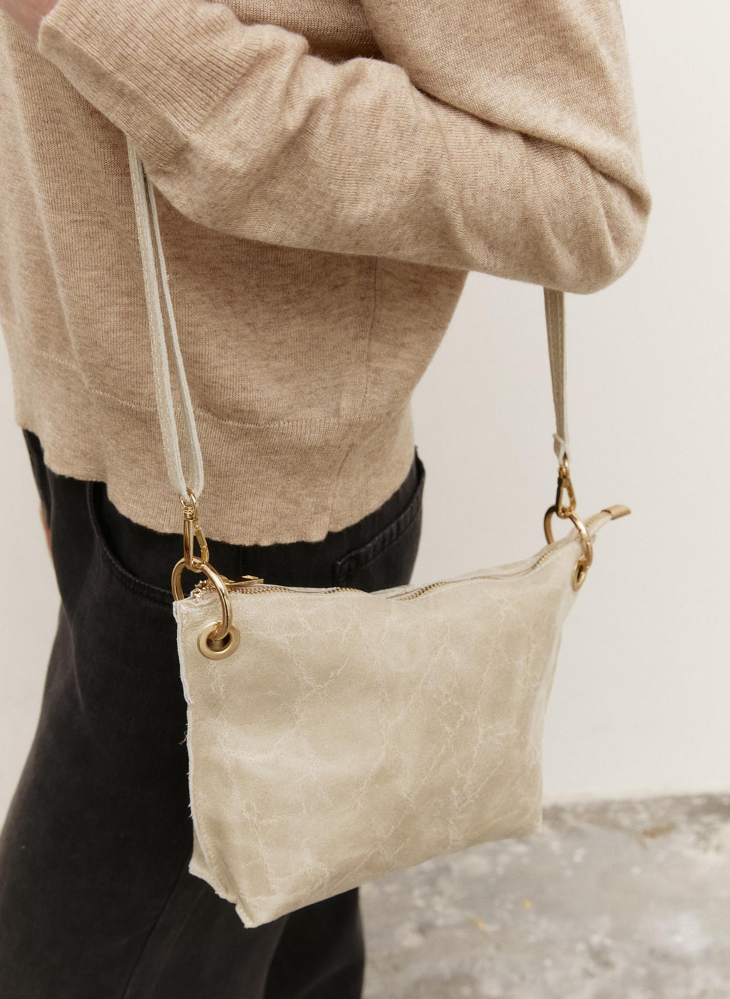 SHOULDER BAG