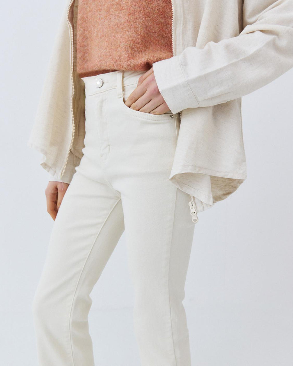 STRAIGHT LEG JEANS