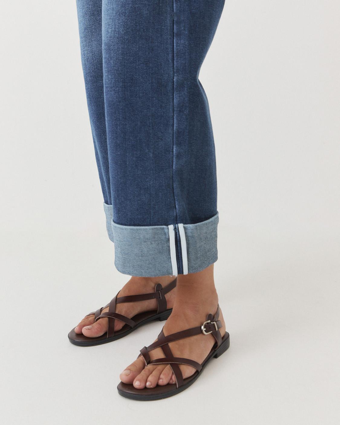 STRAIGHT JEANS WITH INNER SHAPER